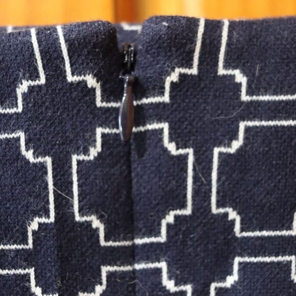 Talbots Petite Navy Blue Pattern Pencil Skirt 14 Timeless Y2K Business Casual - Picture 3 of 10